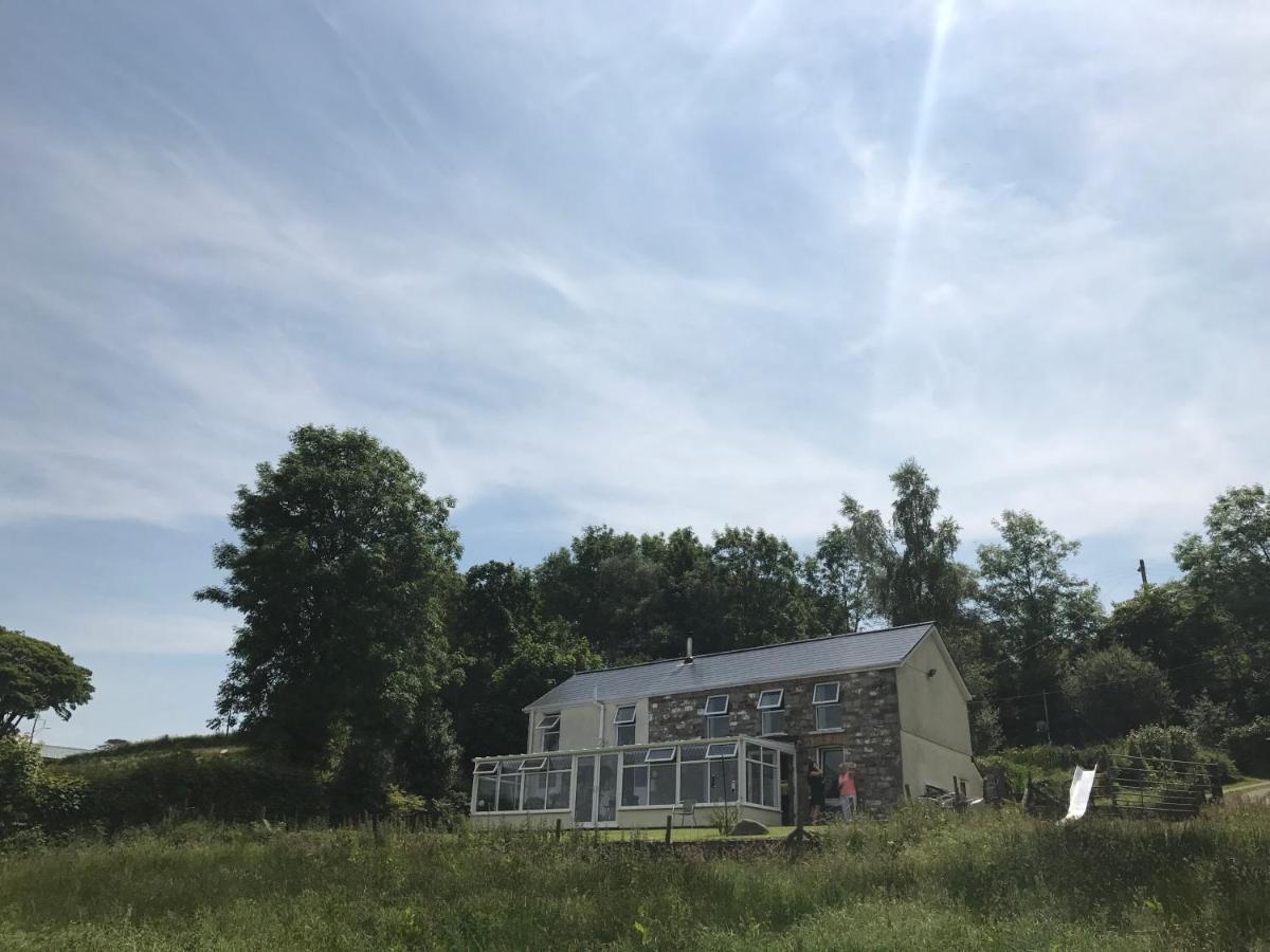 Cwtch Farm Bed & Breakfast Ystalyfera Экстерьер фото