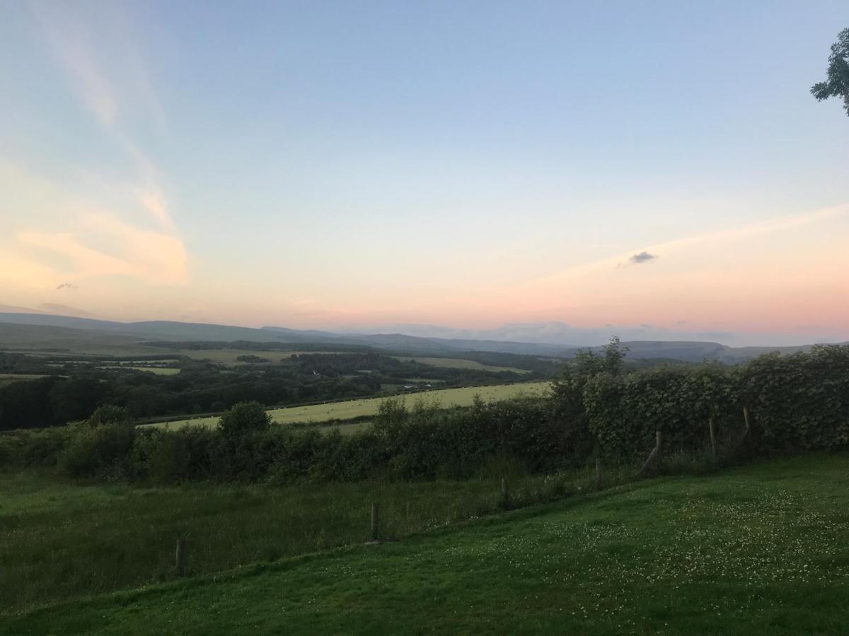 Cwtch Farm Bed & Breakfast Ystalyfera Экстерьер фото