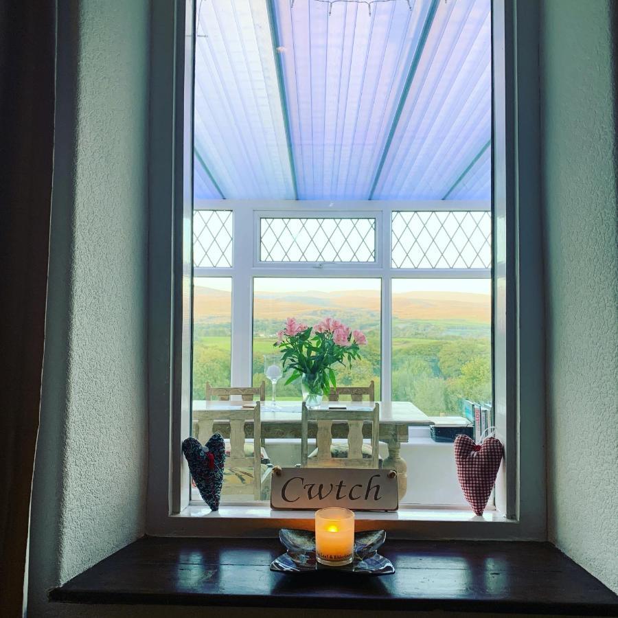 Cwtch Farm Bed & Breakfast Ystalyfera Экстерьер фото