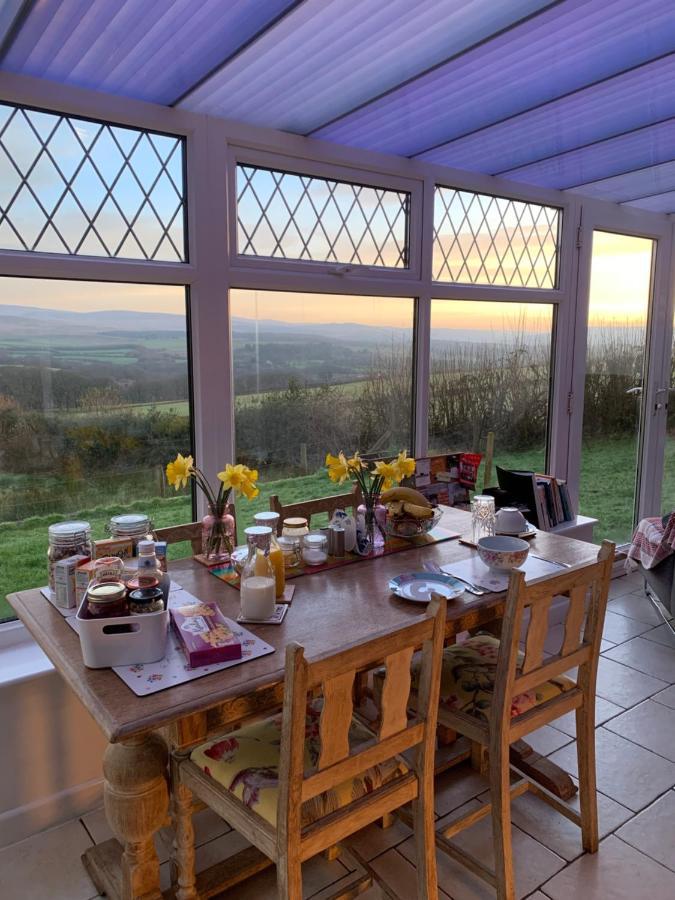 Cwtch Farm Bed & Breakfast Ystalyfera Экстерьер фото