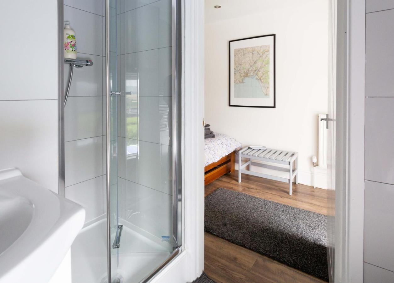 Cwtch Farm Bed & Breakfast Ystalyfera Экстерьер фото