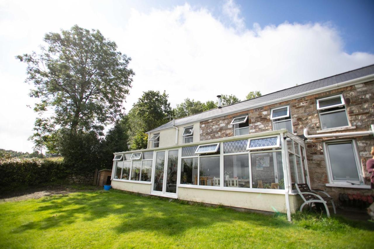 Cwtch Farm Bed & Breakfast Ystalyfera Экстерьер фото